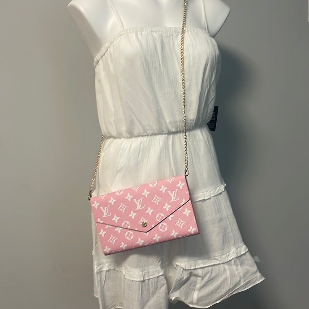 Crossbody/wallet bag. Never used.